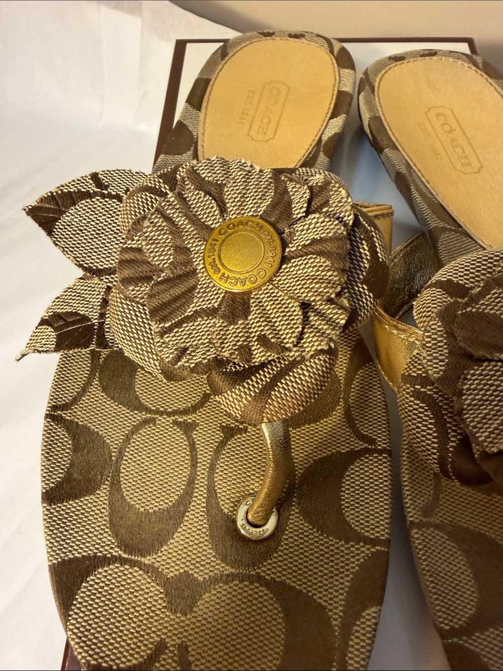 Coach Brown Signature Floral Thong Sandals -406 - Picture 6 of 8